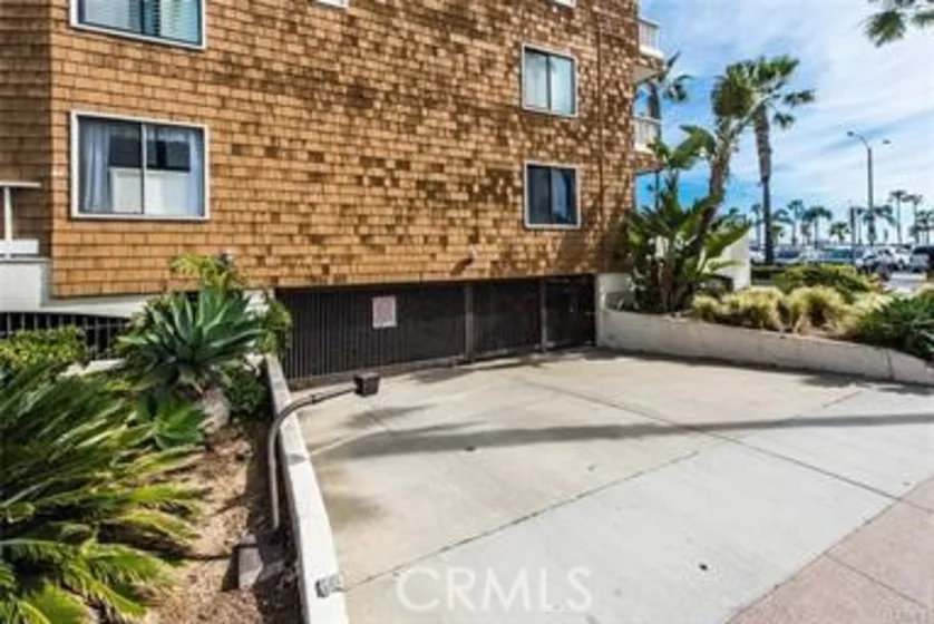 600 E Oceanfront 1d photo 3