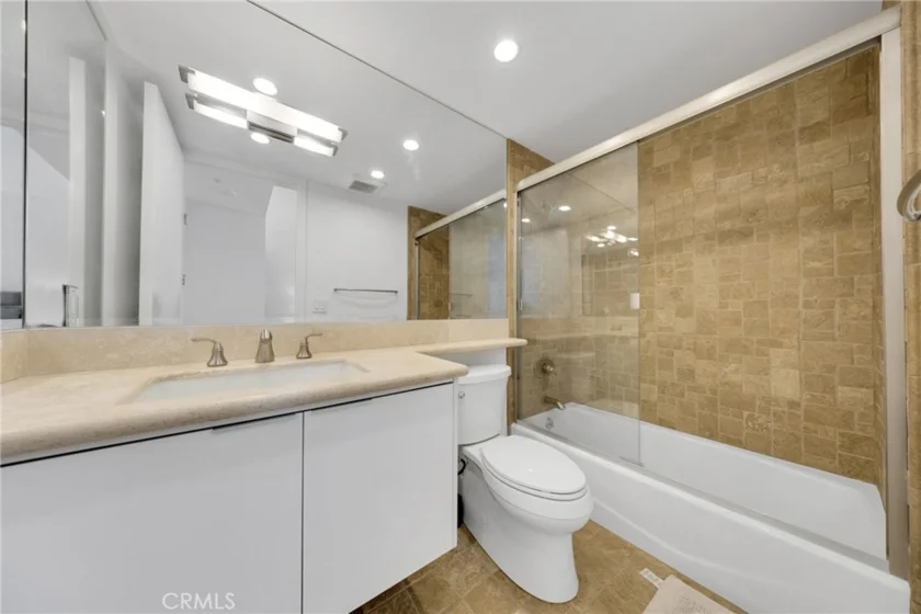 10520 Wilshire #902 photo 5