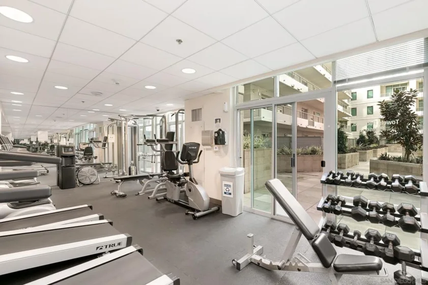 425 W Beech Street #805 photo 21