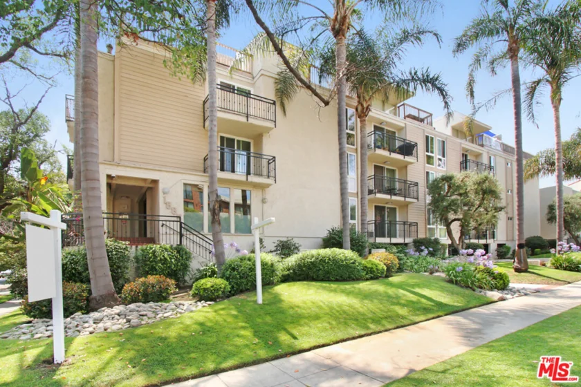 1885 Veteran Avenue #208 photo 1