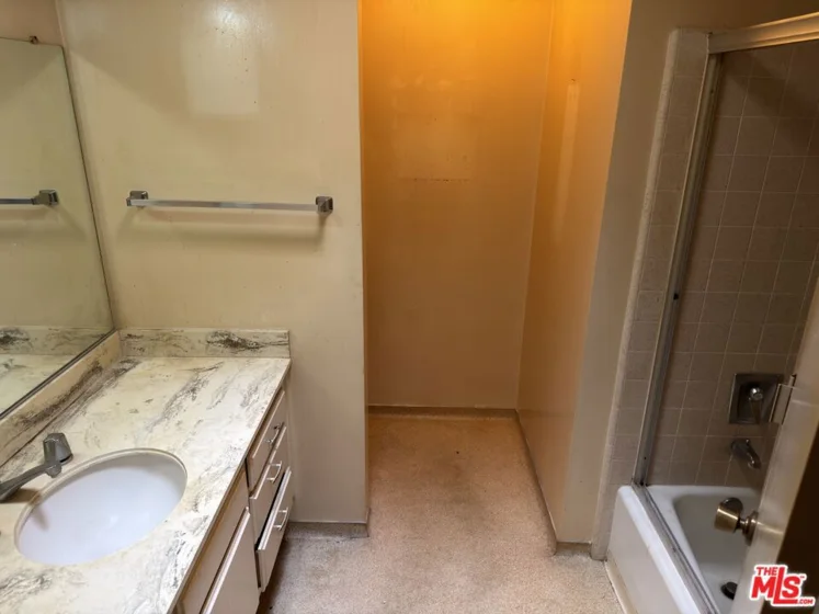 5625 Windsor Way #316 photo 11