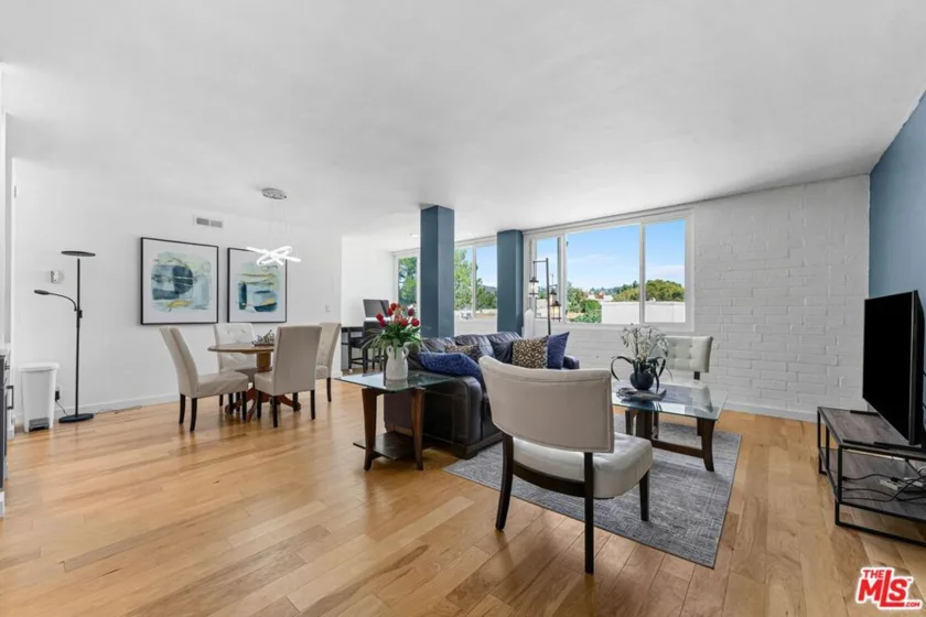 540 Kelton Avenue #501 photo 10