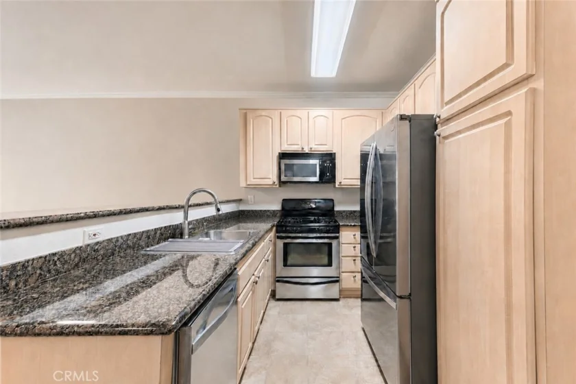 300 N El Molino Avenue #117 photo 3