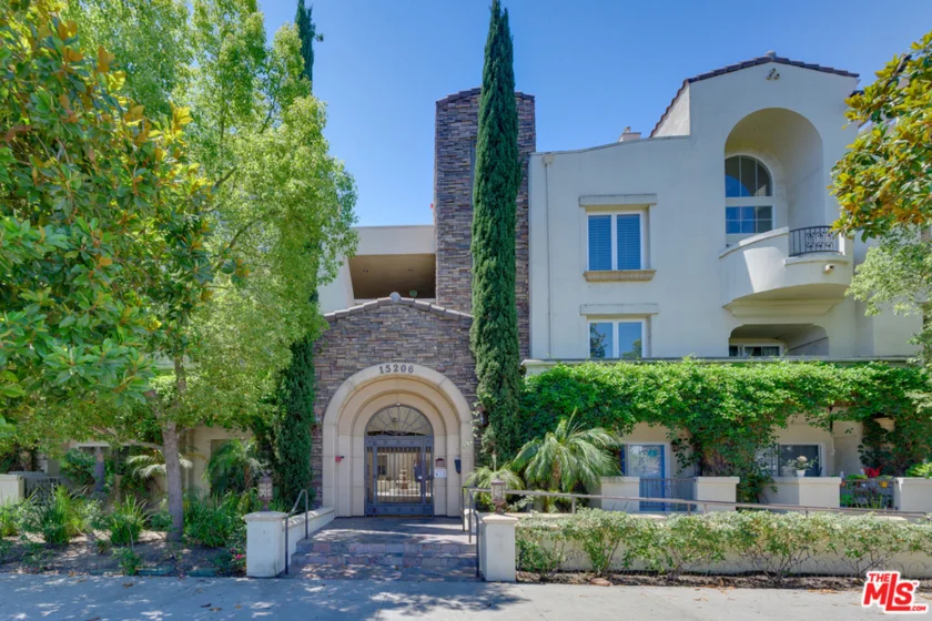 15206 Burbank Boulevard #114 photo 1
