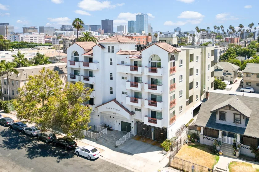 908 S Ardmore Avenue #304 photo 17