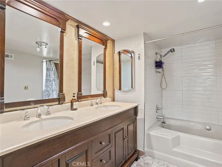 301 N Belmont Street #105 photo 12