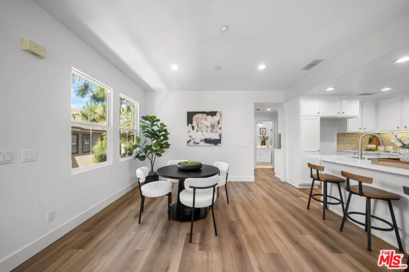 270 Lockford photo 8