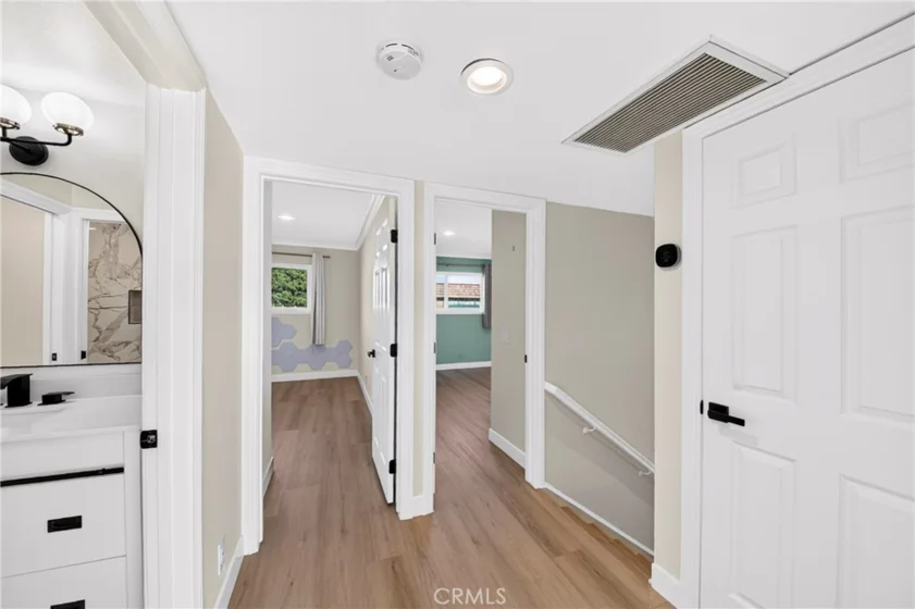 4657 Larwin photo 12