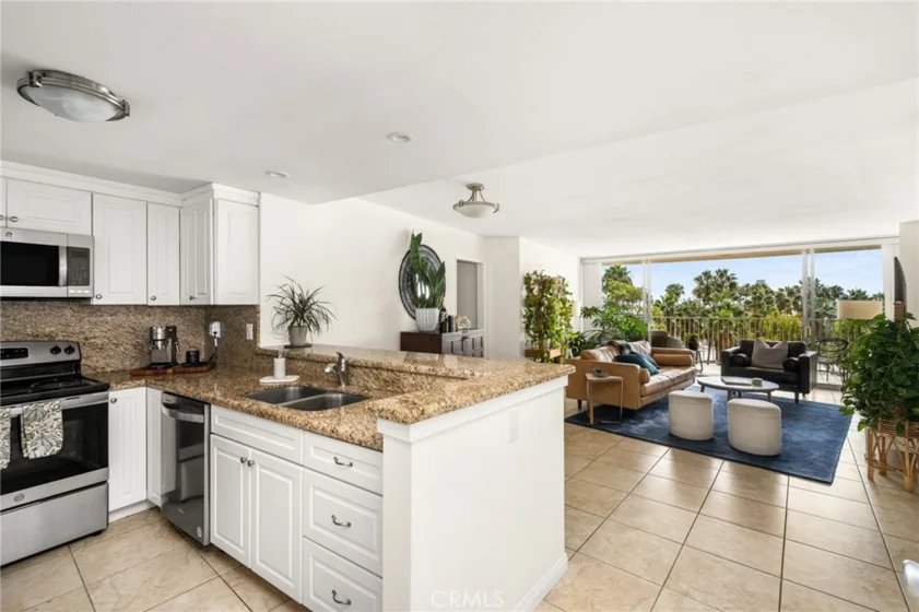 700 E Ocean #706 photo 4