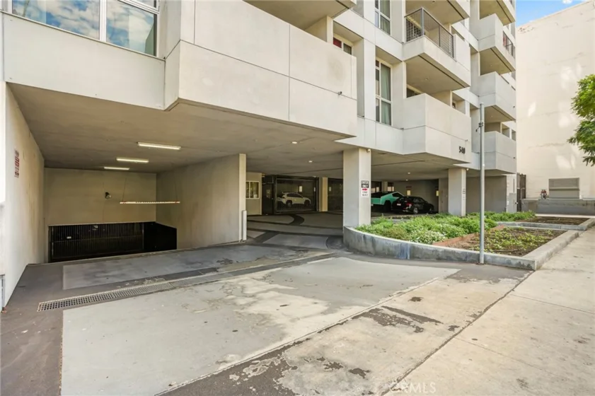540 S Kenmore Avenue #203 photo 34