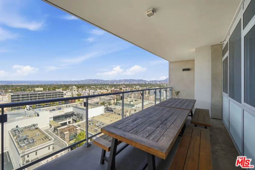 3785 Wilshire Boulevard #1607 photo 27