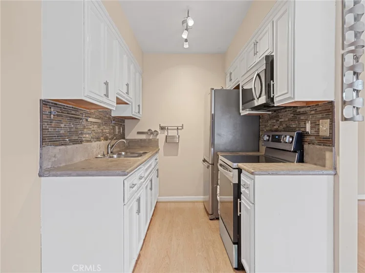 335 Cedar Avenue #412 photo 7