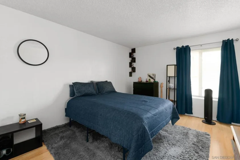 1645 Emerald #1o photo 2