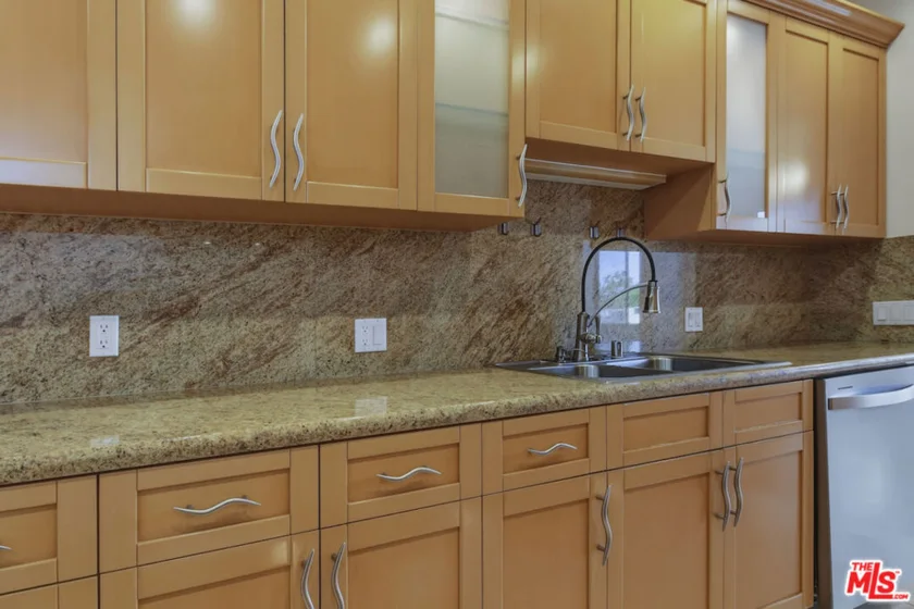 4443 Ventura Canyon Avenue #304 photo 23