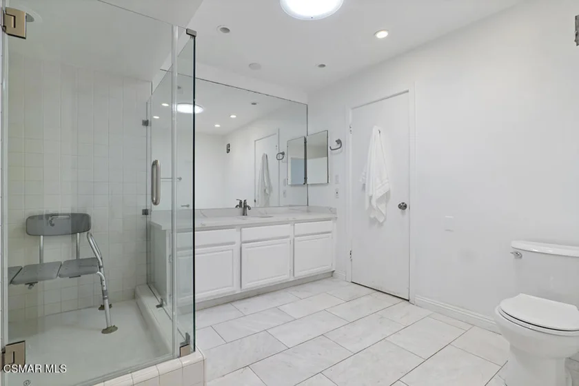 23767 Burbank Boulevard photo 27