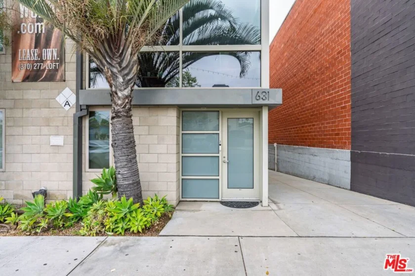 631 N Larchmont Boulevard #2 photo 12