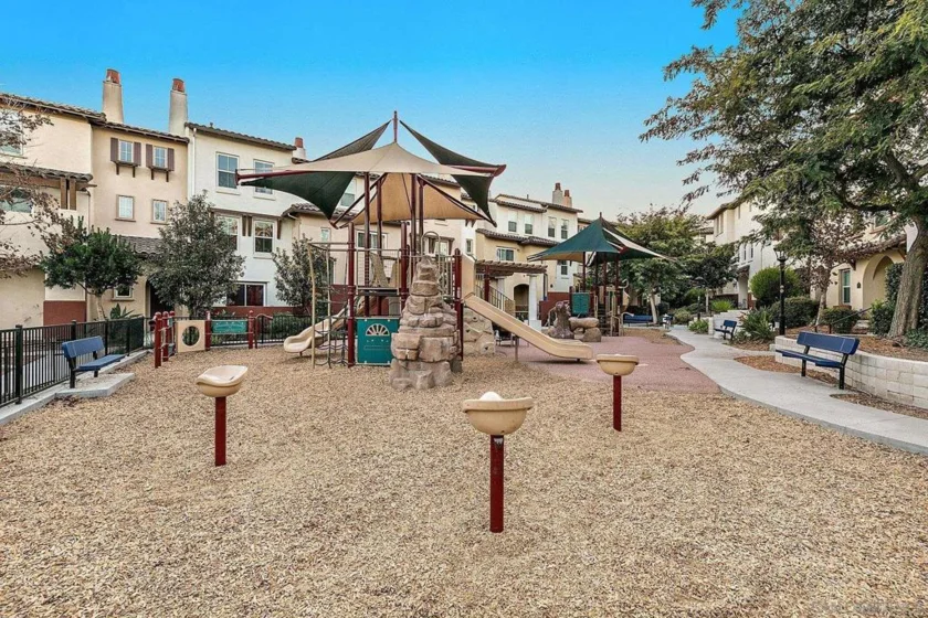 1540 Nightfall Lane photo 37