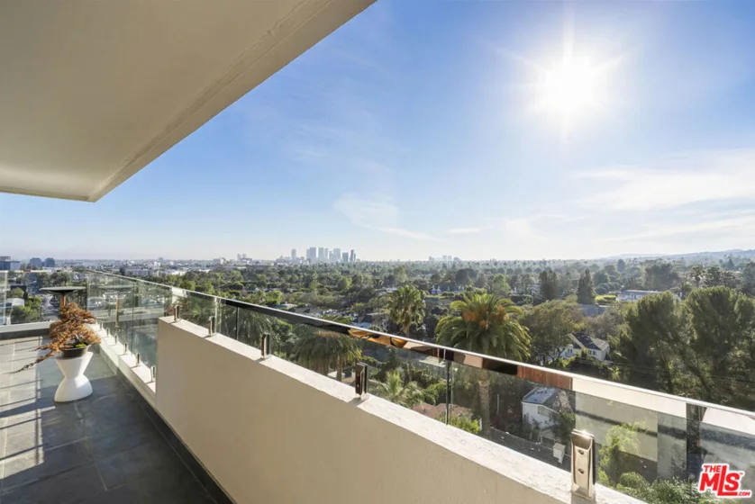 838 N Doheny Drive #1001 photo 8