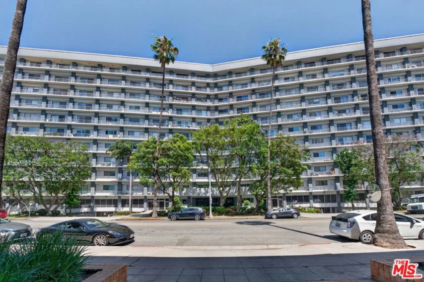 100 S Doheny Drive #719 photo 24