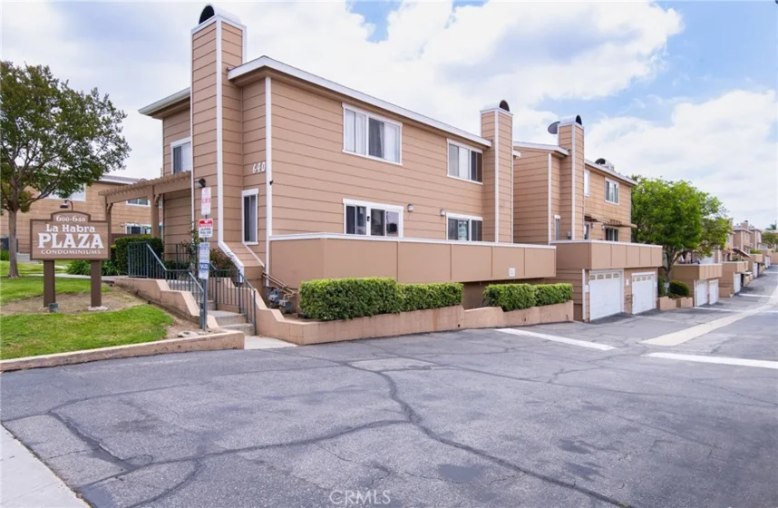 640 W Lambert #35 photo 1