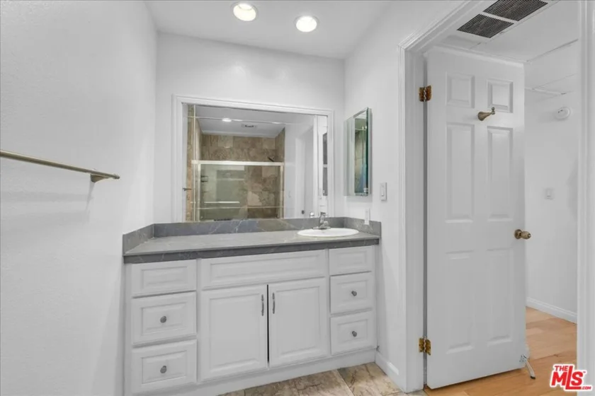 740 N Kings Road #114 photo 24