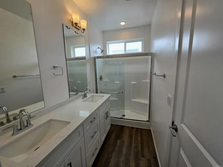 4954 Ocean View Boulevard photo 16