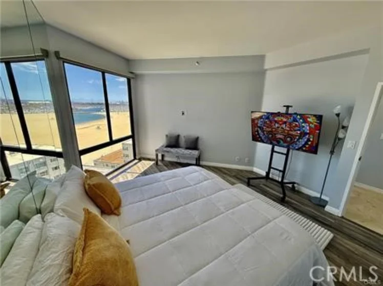 1310 E Ocean #906 photo 48