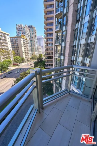 10776 Wilshire Boulevard #603 photo 40