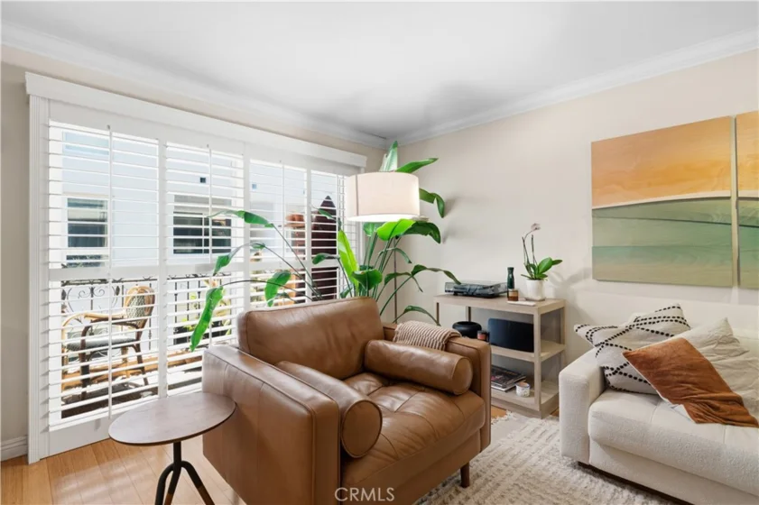 1154 S Barrington Avenue #213 photo 29