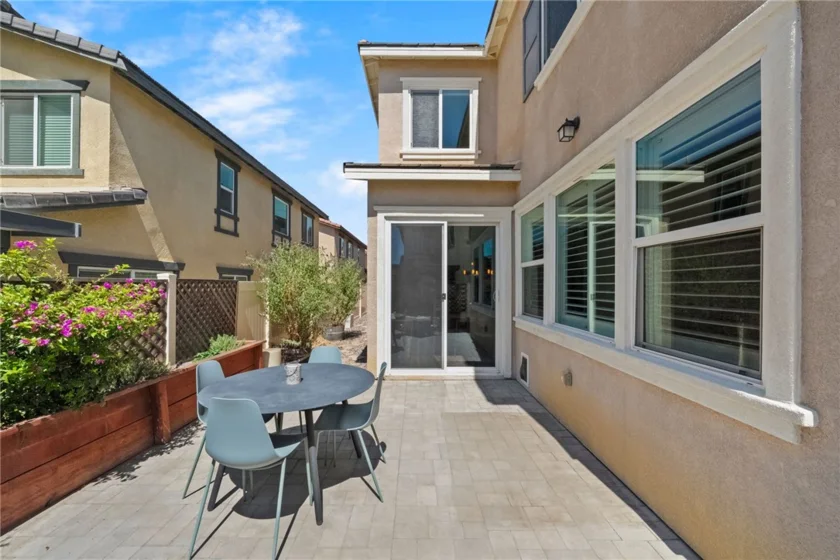 24237 Hazelnut Avenue photo 28