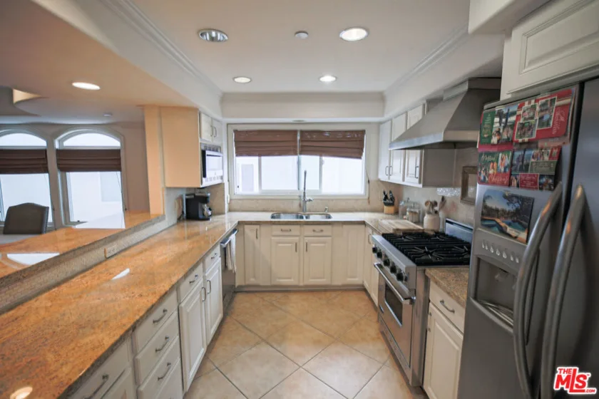 10390 La Grange Avenue #PH3 photo 7