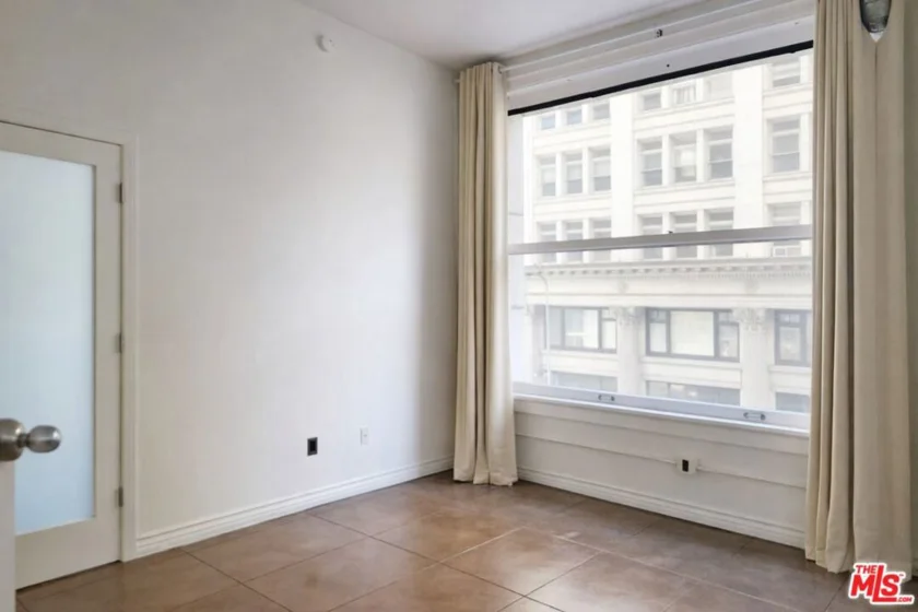 215 W 7th Street #307 photo 4