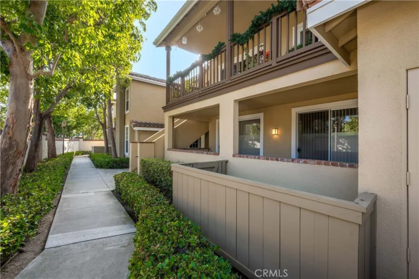 264 Gallery Way photo 1
