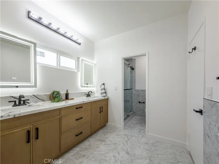1944 Glendon Avenue #209 photo 45