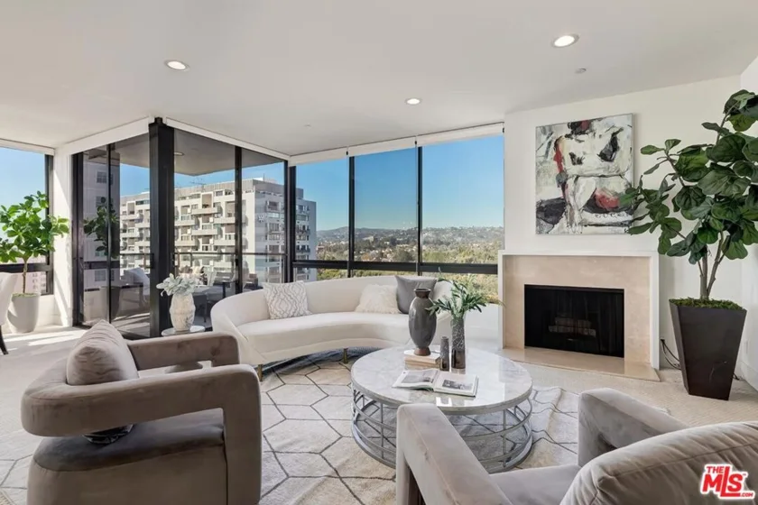 10350 Wilshire Boulevard #1102 photo 2