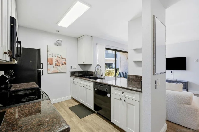 8324 Regents Road #1M photo 4