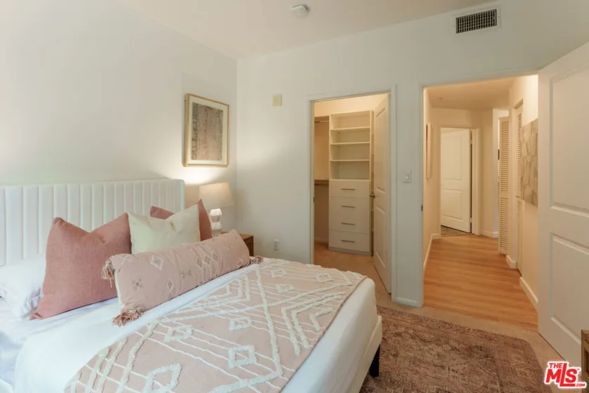 6400 Crescent Parkway #202 photo 20