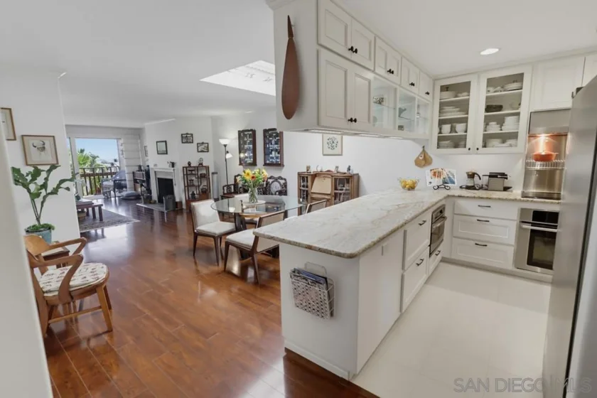 2942 Lawrence Street photo 5