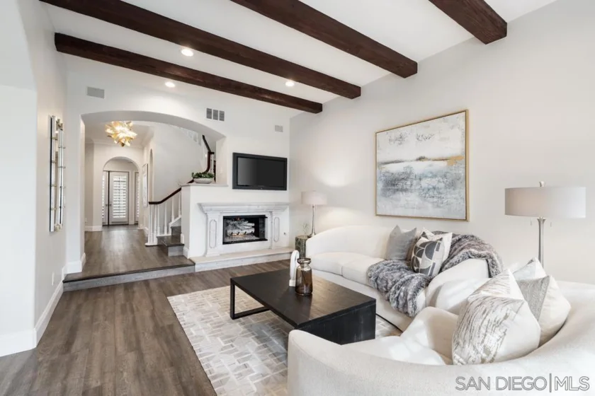 7723 Ivanhoe photo 1
