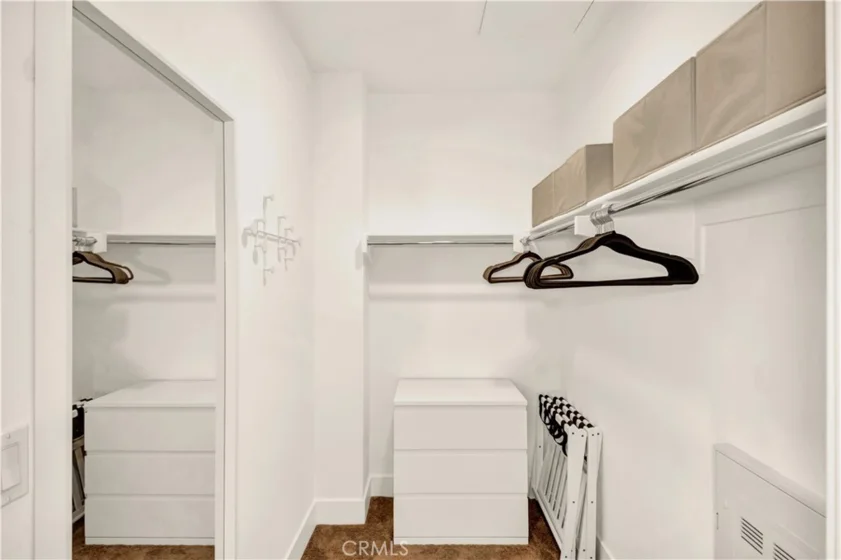 709 E Walnut Street #415 photo 8