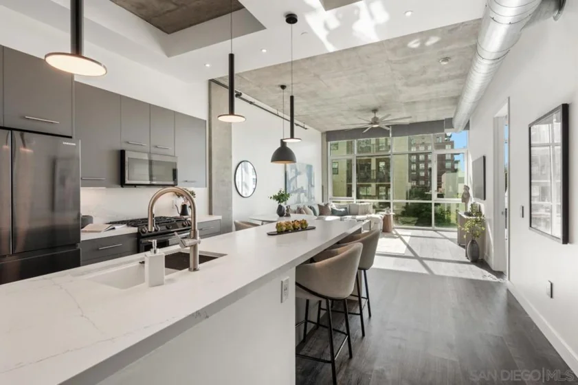 1025 Island Avenue #402 photo 1