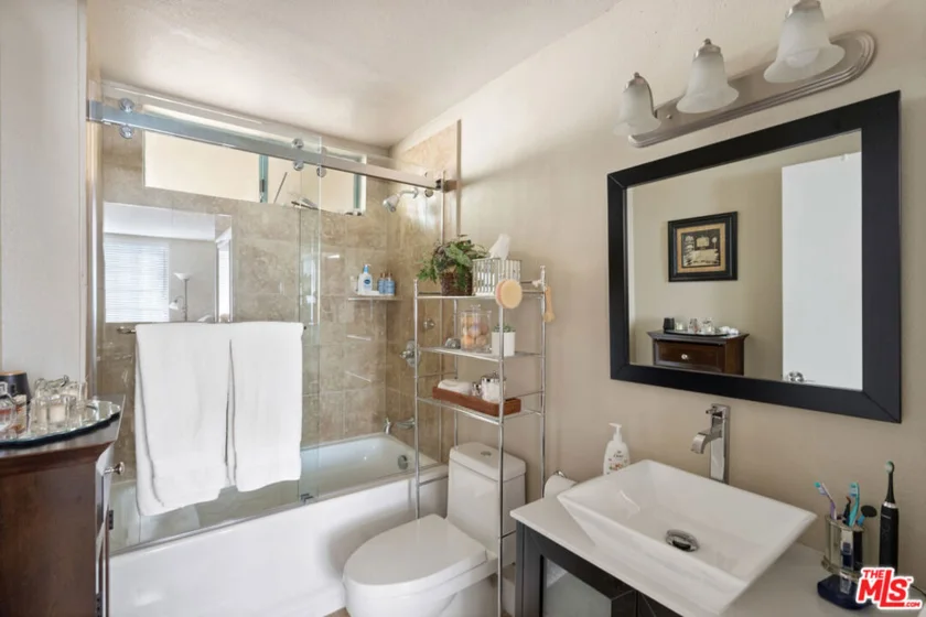 1430 Colby Avenue #102 photo 8