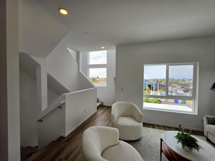 4954 Ocean View Boulevard photo 4
