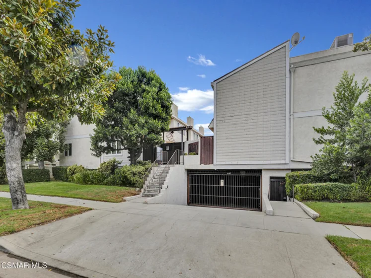 4230 Whitsett Avenue #9 photo 3