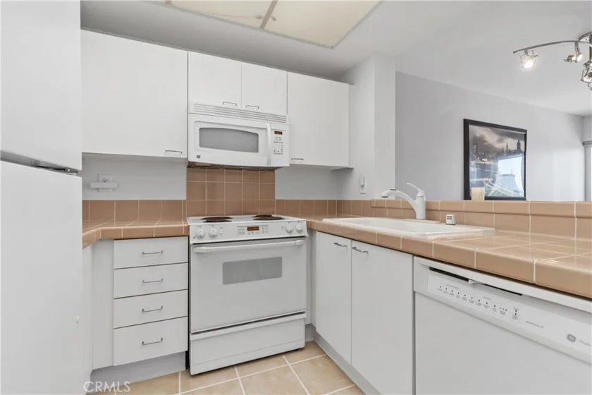 525 E Seaside #710 photo 12