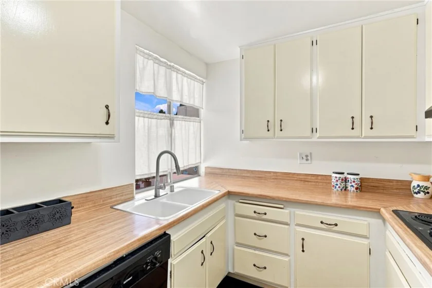 5625 Windsor Way #211 photo 8