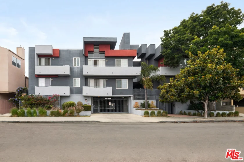 5051 Rosewood Avenue #206 photo 1