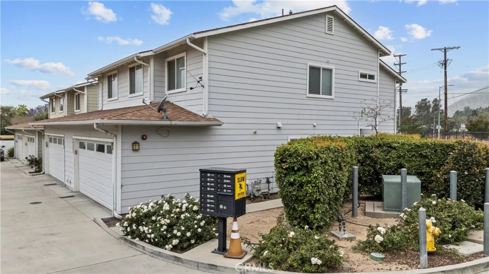 14552 Foothill photo 37