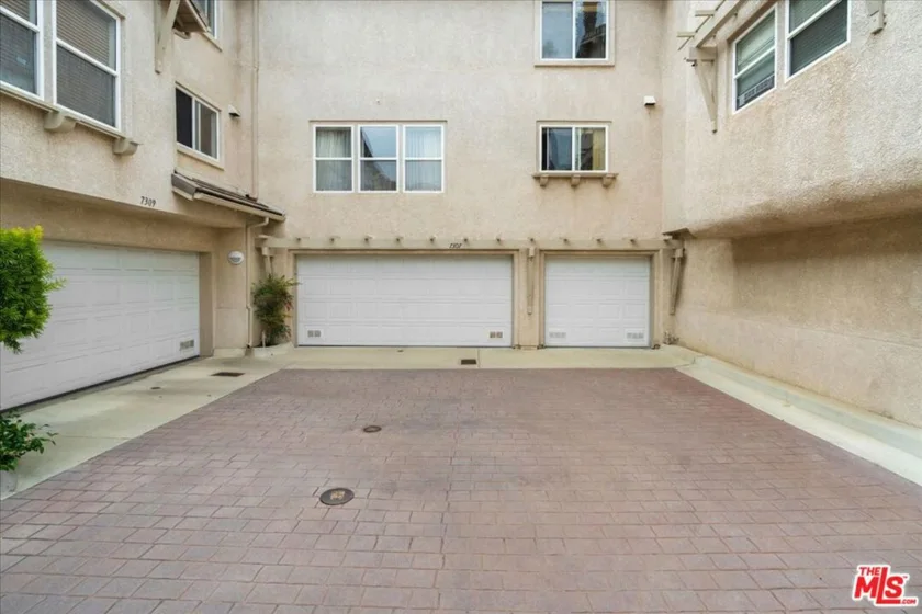 7307 Hannum Avenue photo 38