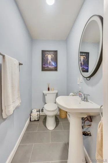 711 Island Court #B photo 6